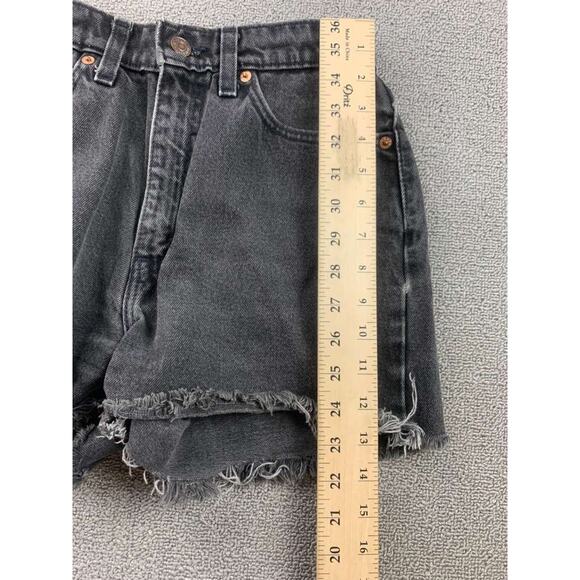 The Vintage Twin Levis Denim 512 Shorts Women 26 Black Cutoff Frayed Hem Zip Fly - Picture 5 of 9